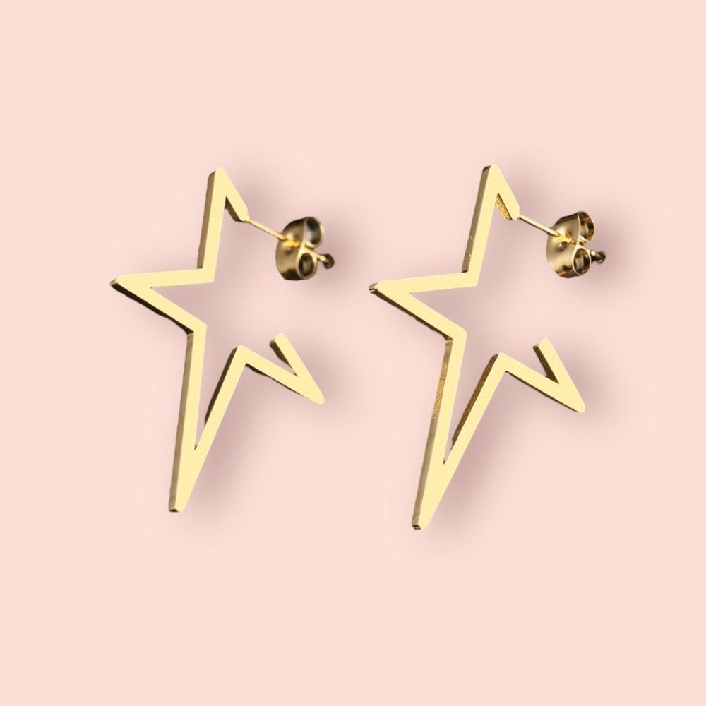Gold Star Earrings - Picture 3 of 3